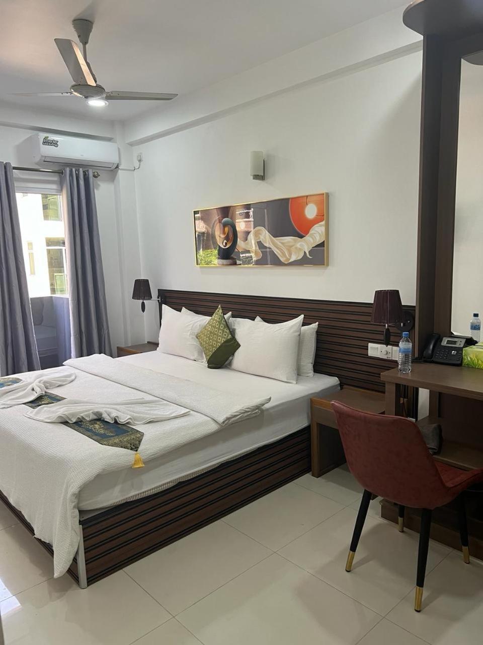 Hs Miracle Grand Hotel Hulhumalé Buitenkant foto