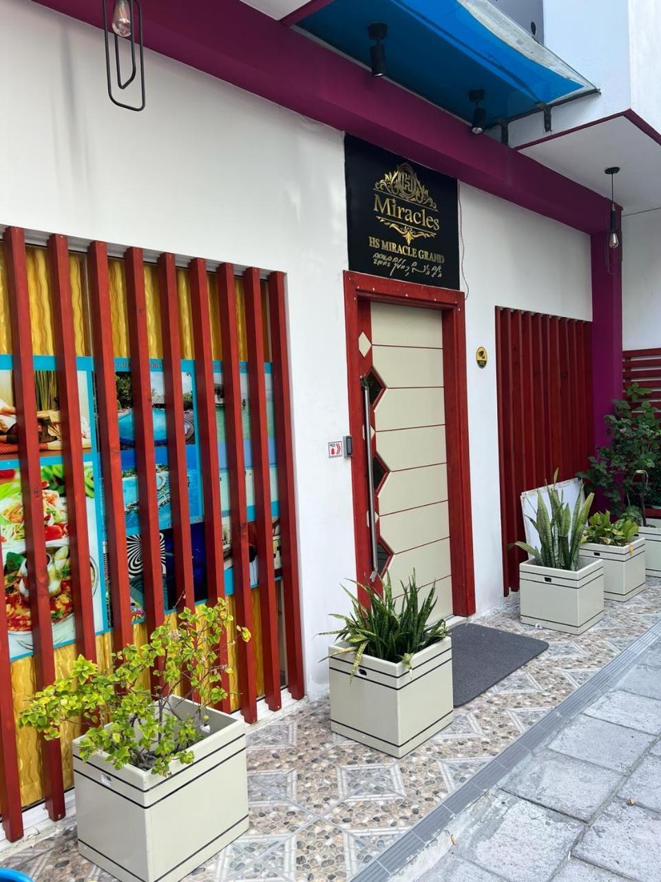 Hs Miracle Grand Hotel Hulhumalé Buitenkant foto
